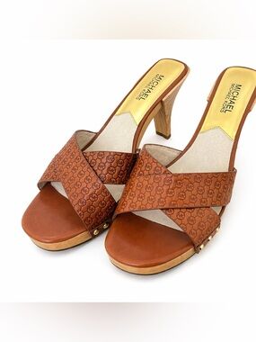 Michael Kors Amelie Mule Sandals 9.5 Luggage Brown Embossed Leather Wood Heel